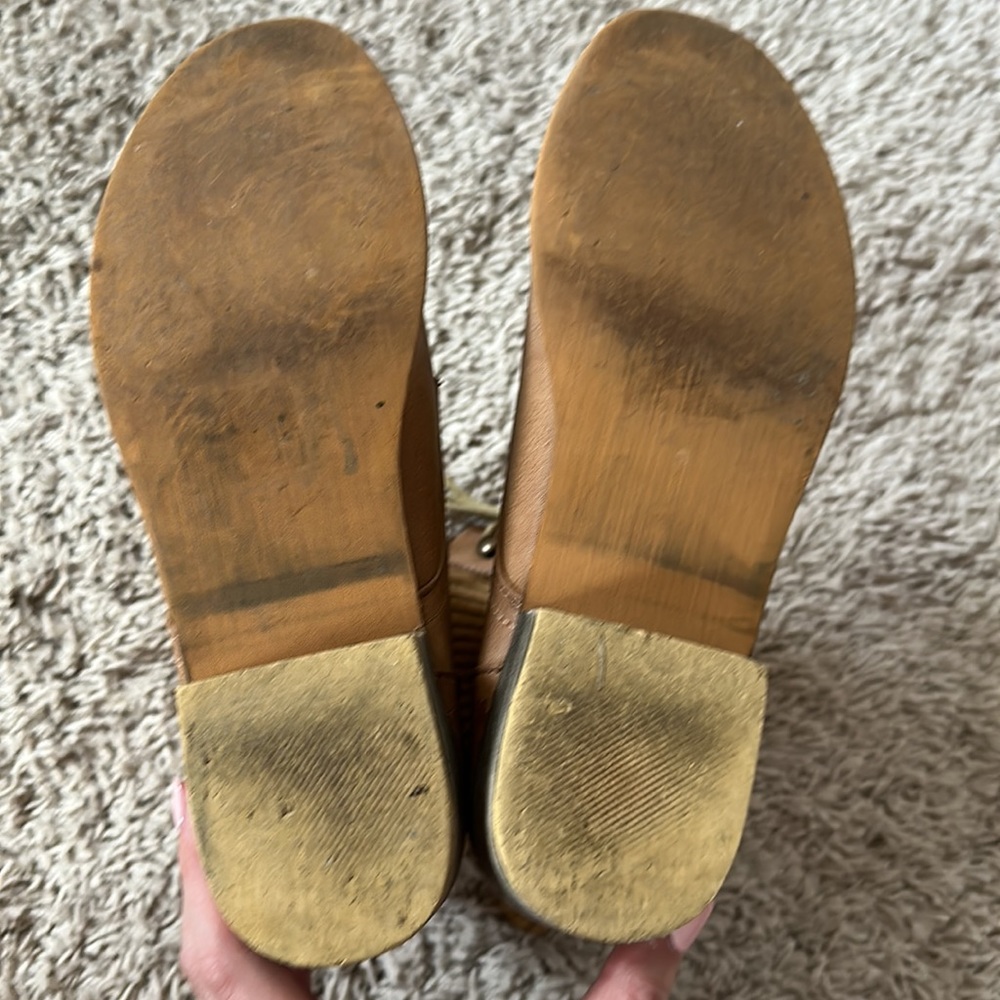 Chase & Chloe light brown lace up booties - size 7.5 - Picture 3 of 3